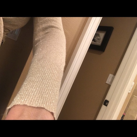 WORTHINGTON HOLIDAY GOLD FRONT TIE TOP SMALL - Picture 6 of 7